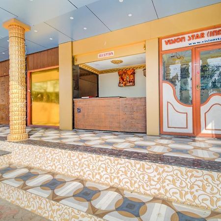 Oyo 67979 Hotel Hollywood Park Sasupada Luaran gambar