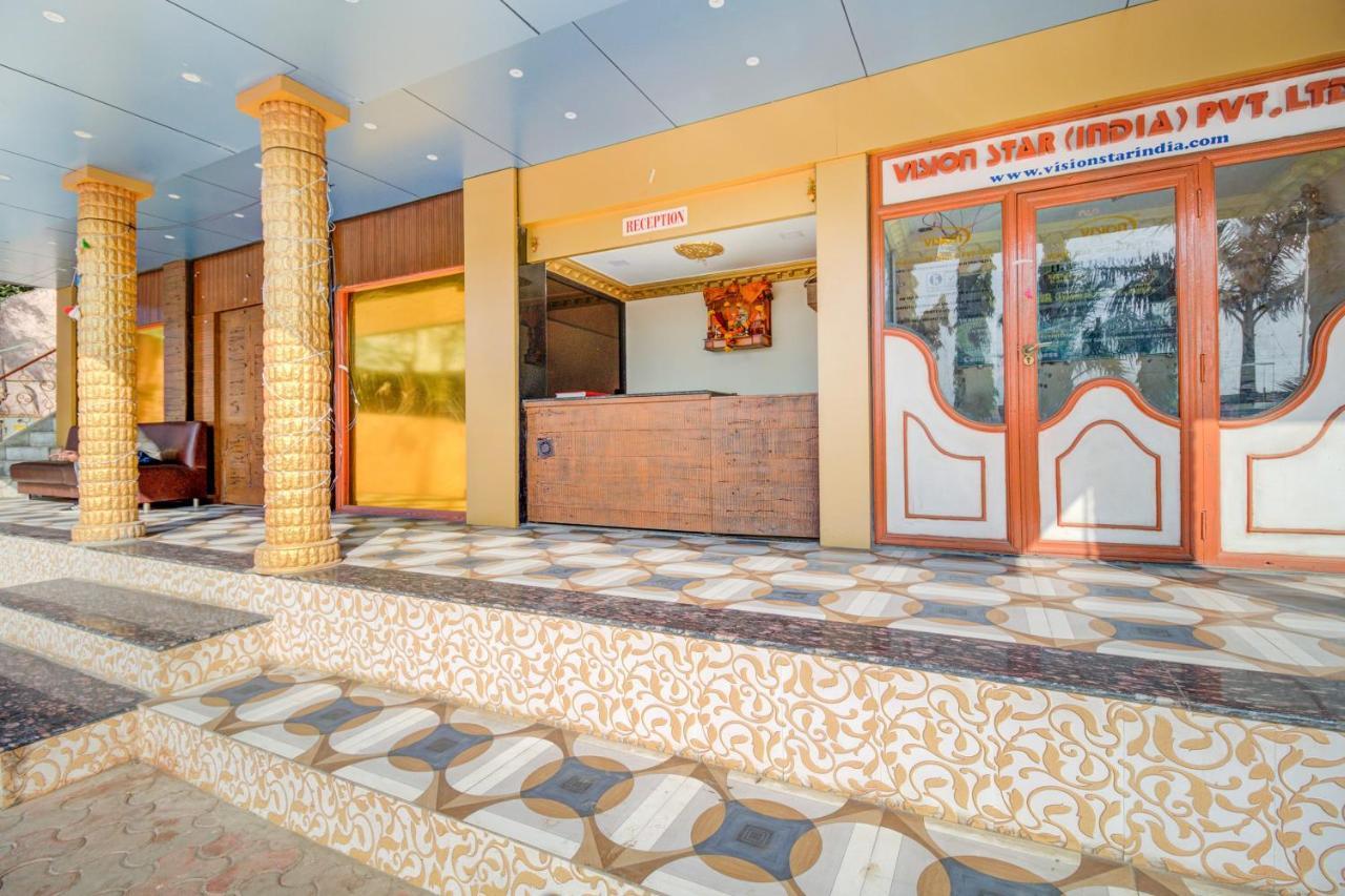 Oyo 67979 Hotel Hollywood Park Sasupada Luaran gambar