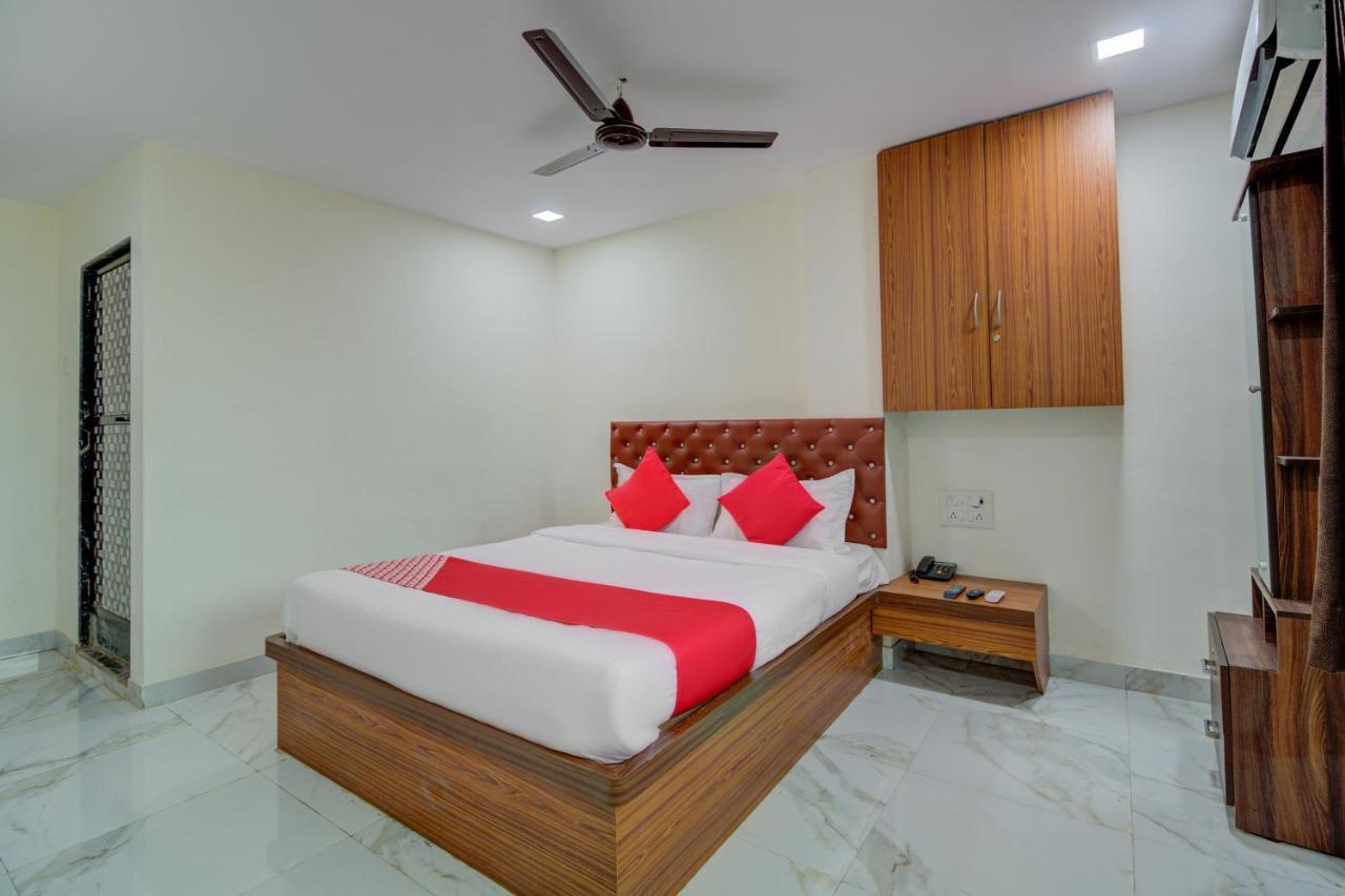 Oyo 67979 Hotel Hollywood Park Sasupada Luaran gambar