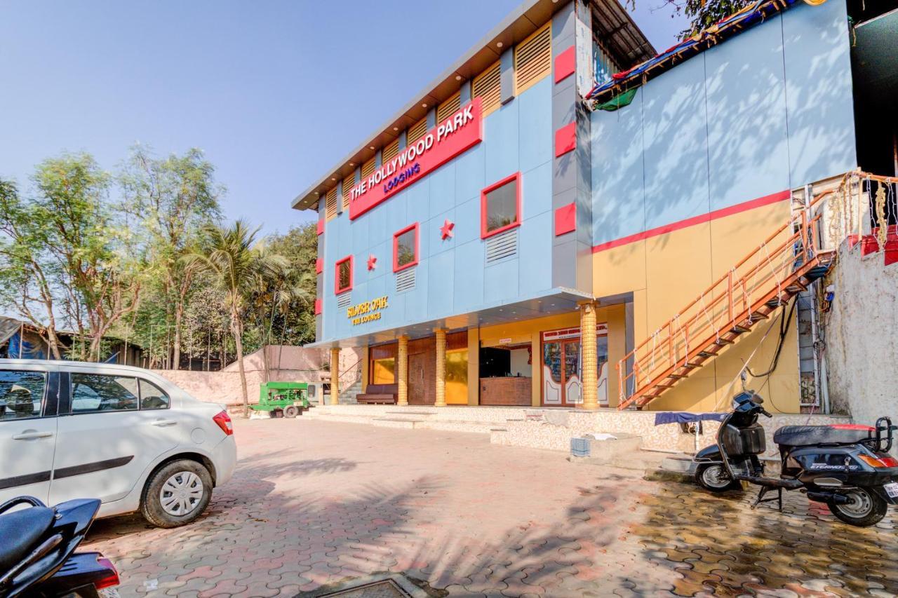 Oyo 67979 Hotel Hollywood Park Sasupada Luaran gambar