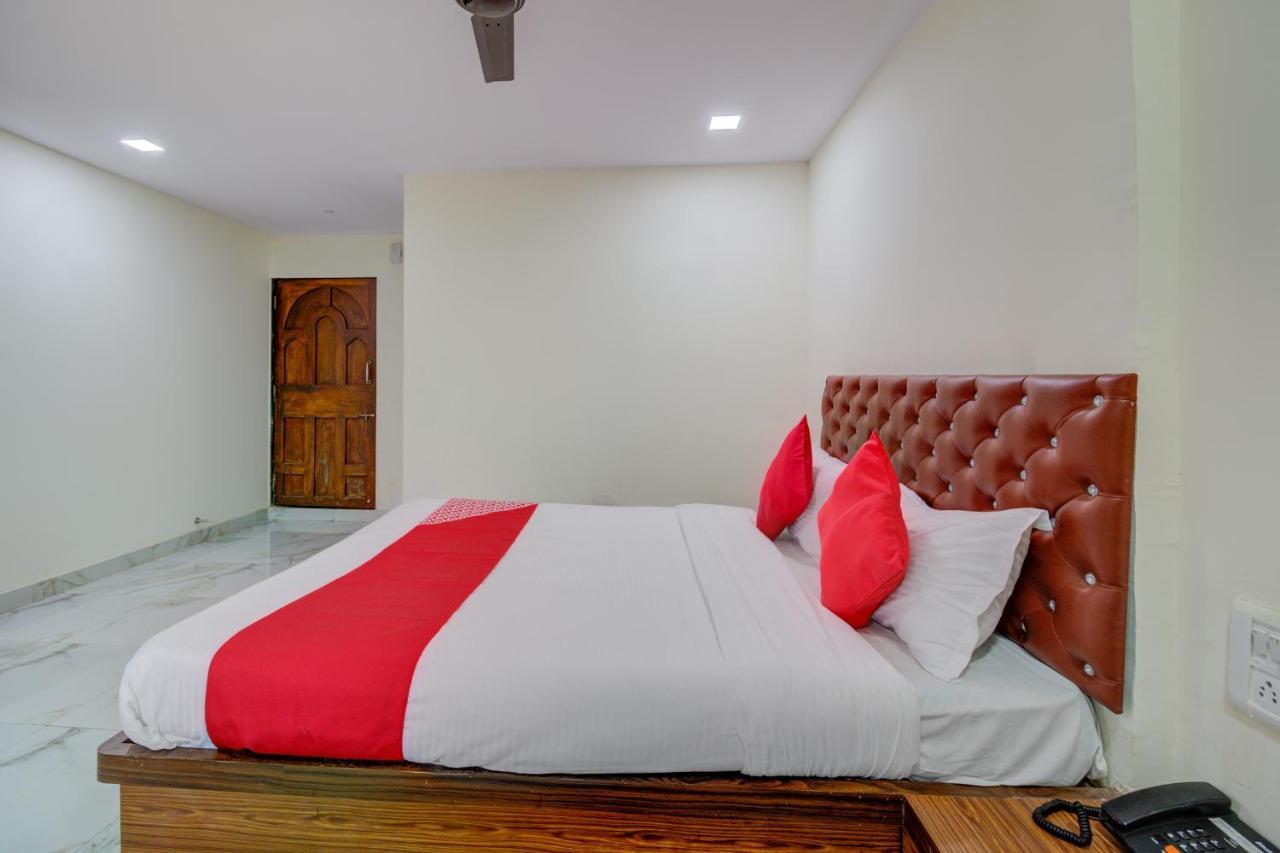 Oyo 67979 Hotel Hollywood Park Sasupada Luaran gambar