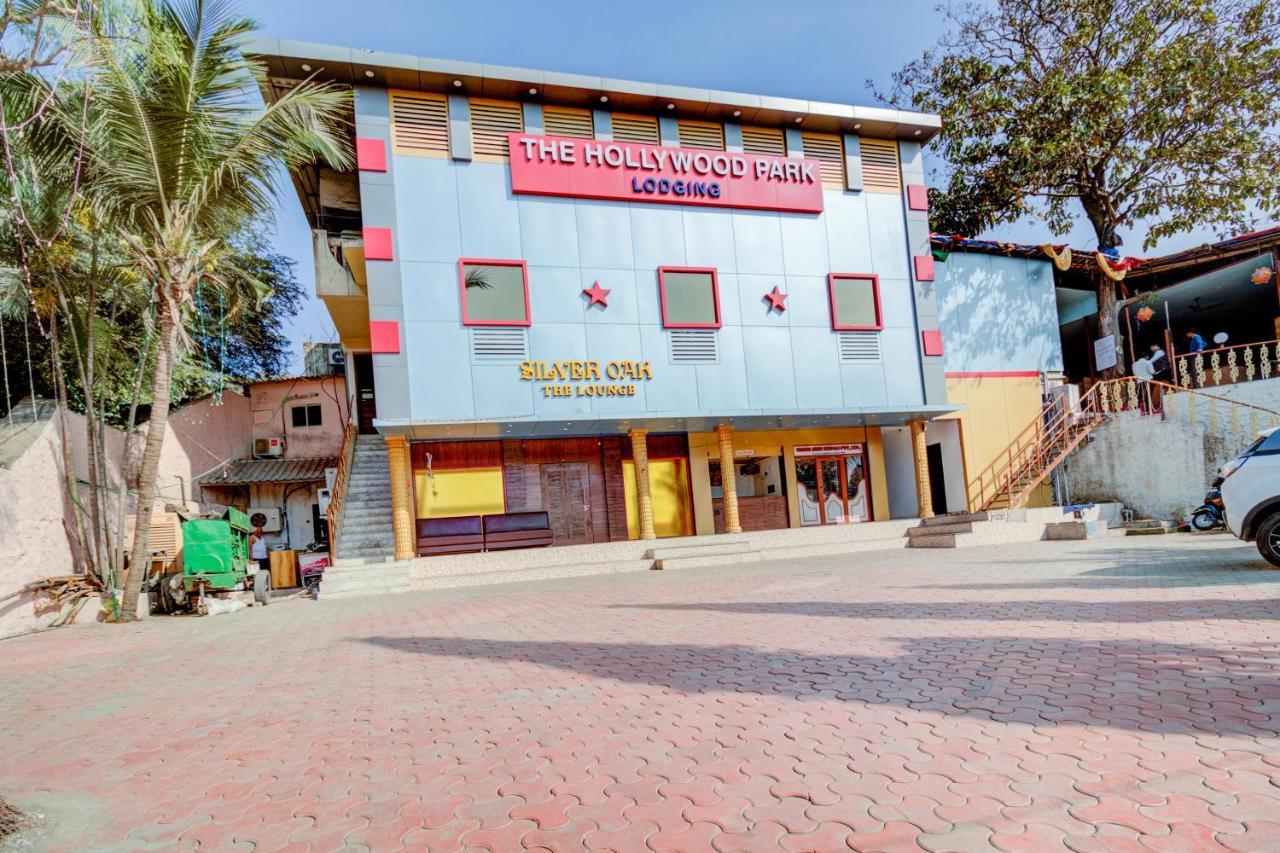 Oyo 67979 Hotel Hollywood Park Sasupada Luaran gambar