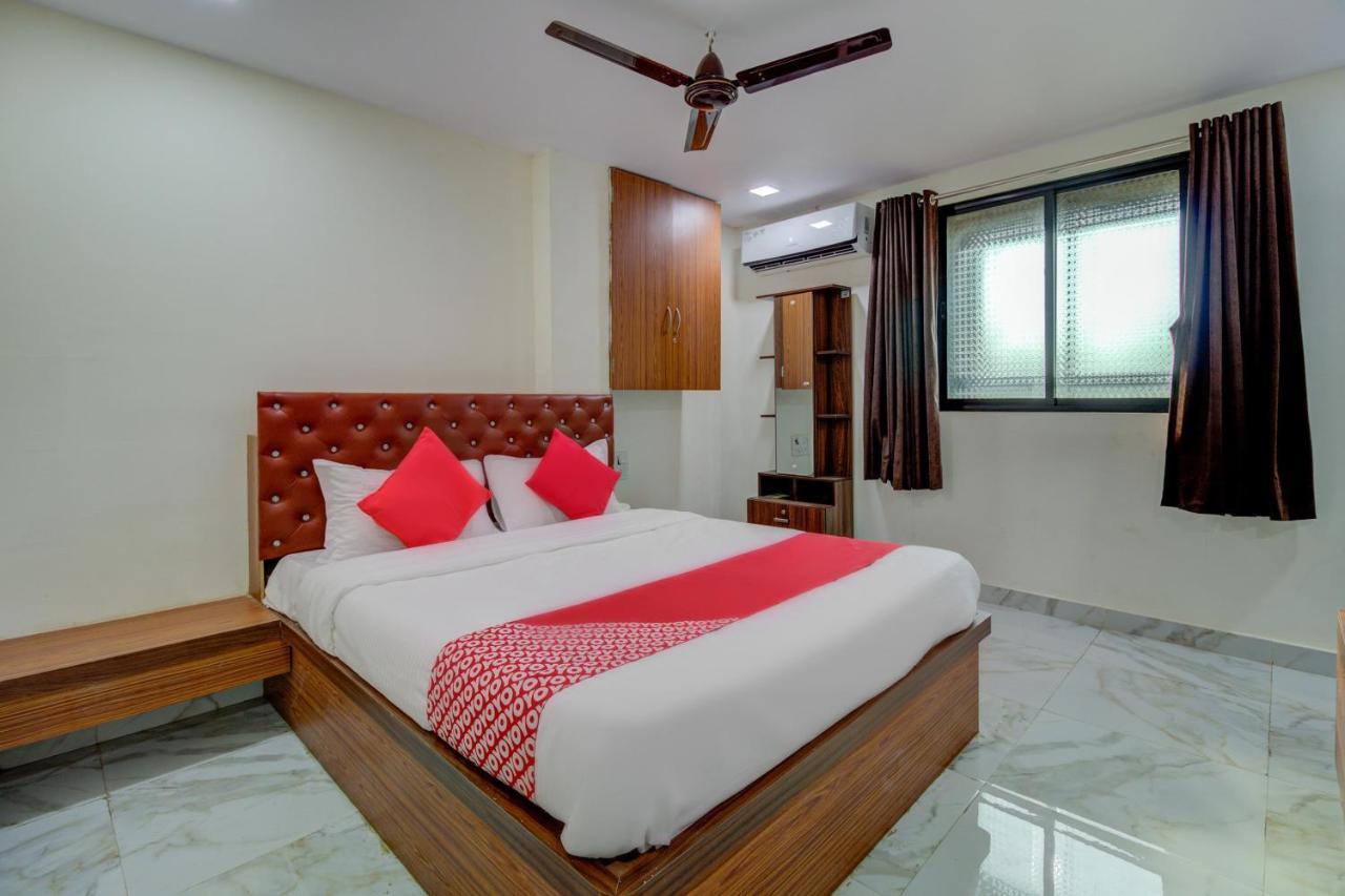 Oyo 67979 Hotel Hollywood Park Sasupada Luaran gambar