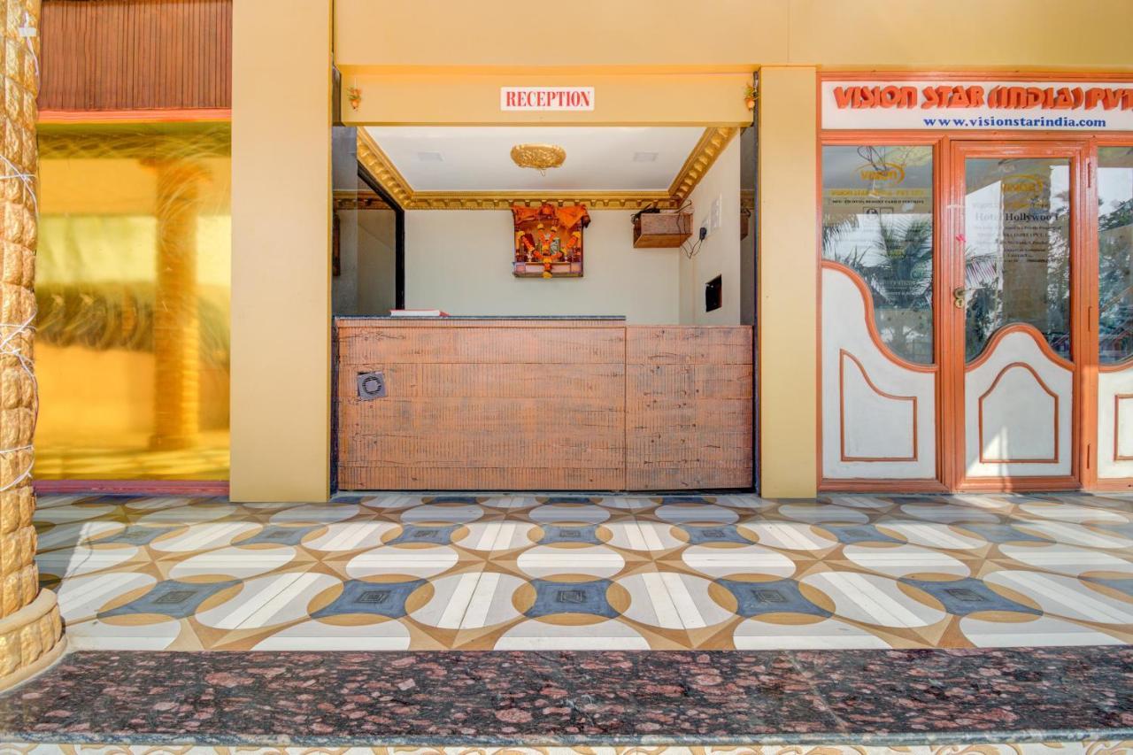Oyo 67979 Hotel Hollywood Park Sasupada Luaran gambar