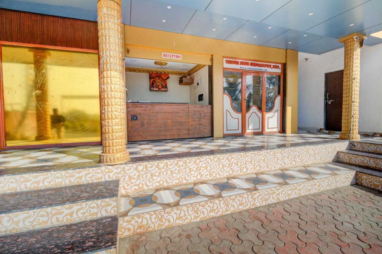 Oyo 67979 Hotel Hollywood Park Sasupada Luaran gambar